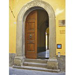 Portale d'ingresso dell'Archivio Notarile, Lucca.