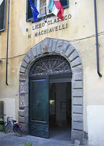 Entrance to Palazzo Lucchesini, seat of the Liceo Classico "N. Machiavelli", Lucca.