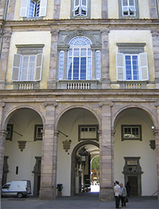 Cortile di Palazzo Ducale, Lucca.