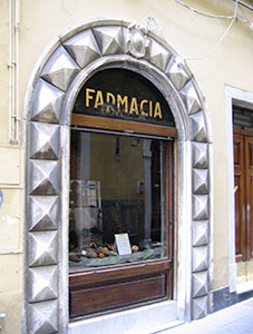 Serafini Pharmacy, Carrara.
