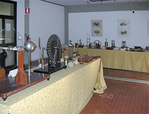 Museo di Strumenti Antichi, Istituto Tecnico Commerciale Statale "Francesco Carrara", Lucca.