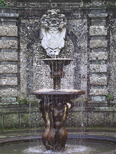 Fontana nel giardino di Villa Reale di Marlia, Capannori.