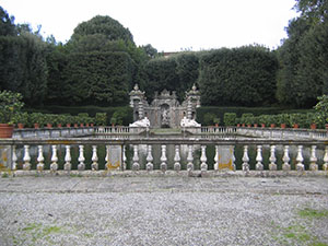 Peschiera nel giardino di Villa Reale di Marlia, Capannori.