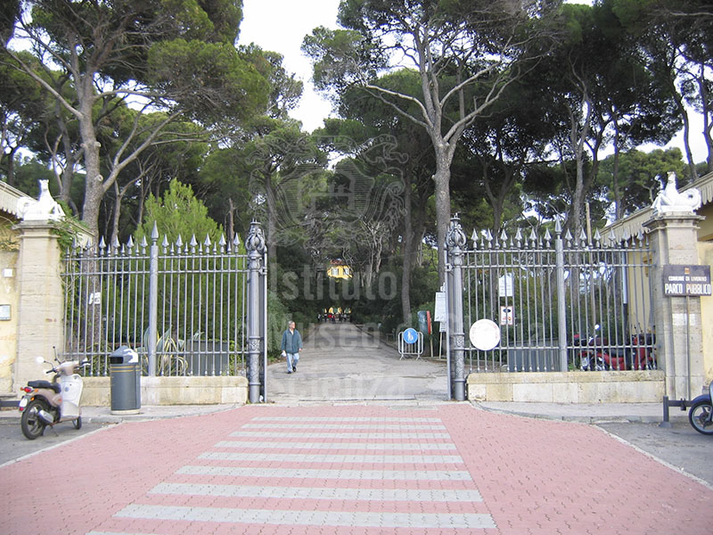 Entrance of the Villa Corridi public park, Livorno.