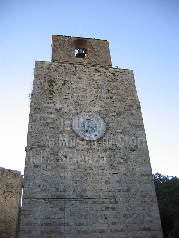 Torre del Candeliere, ubicata nei pressi del palazzetto delle Armi.