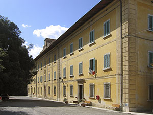 Facciata dell'Istituto Tecnico Agrario Statale "Angelo Vegni", Cortona.