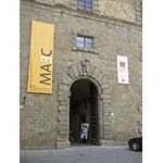 Ingresso del Museo dell'Accademia Etrusca, Cortona.