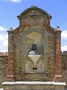 Edicola nel giardino del Palazzo di Monte, Monte San Savino.
