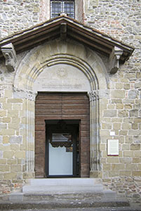 Portone d'ingresso del Museo "Bernardini-Fatti" della Vetrata Antica, Sansepolcro.