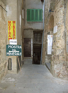 Ingresso del Museo del Minerale, Campiglia Marittima.