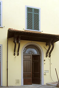 Entrance to the Ospedale Vecchio di Piombino.