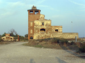 Esterno della Torre del Sale, Piombino.