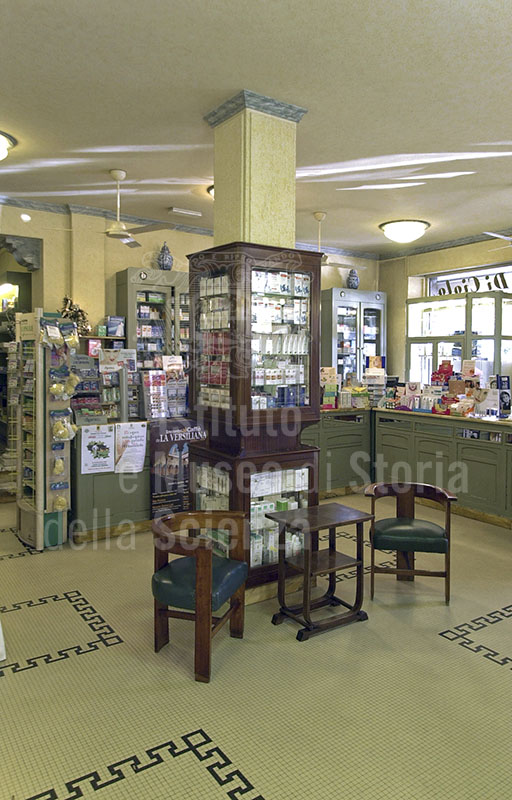 Interior of the Farmacia Farmacia Di Ciolo, Forte dei Marmi.