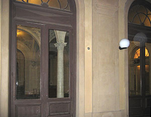 Ingresso del Teatro Verdi di Pisa.