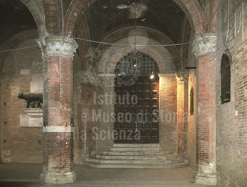 Cortile del Palazzo dei Rinnovati, Siena.