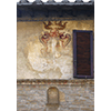 Stemma sulla facciata della Ex Manifattura Ceramica di San Quirico.
