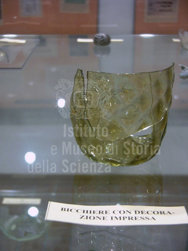 Bicchiere con decorazione impressa, Mostra permanente "La produzione vetraria a Gambassi", Gambassi Terme.