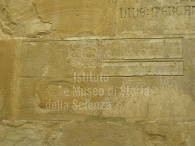 Misura all'interno del Duomo di Arezzo.