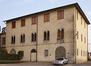 Edificio annesso all'Istituto Tecnico Agrario, Pescia.