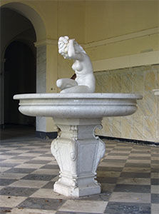Nymph of the Springs (Ferdinando Palla, Carrara marble, 20th century), Villa Ada, Bagni di Lucca.
