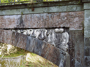 Particolare del ponte dell'ex Ospedale Demidoff, Bagni di Lucca.