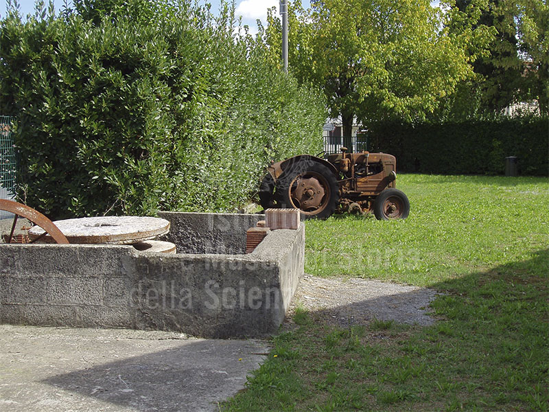 Mezzo agricolo della Mostra Permanente Attrezzi di Vita Contadina (Associazione Culturale "La Ruota"), San Leonardo in Treponzio, Capannori.