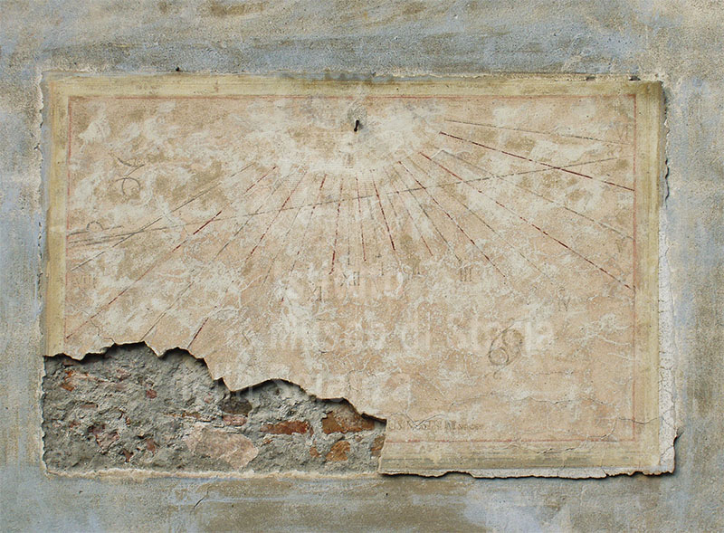 Sundial on farm buildings of the former Villa Mazzarosa, Pontasserchio, San Giuliano Terme.