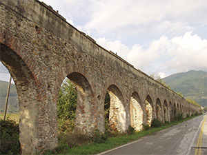 Acquedotto Mediceo presso Asciano, San Giuliano Terme.