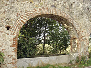 Arco dell'Acquedotto Mediceo presso Asciano, San Giuliano Terme.