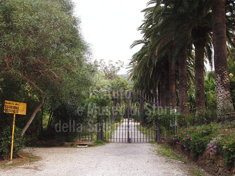 Entrance of the "Ottone" Botanical Garden, Portoferraio.