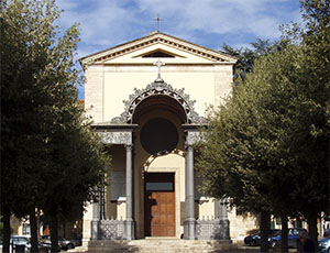 Facciata della Chiesa di San Leopoldo, Follonica.