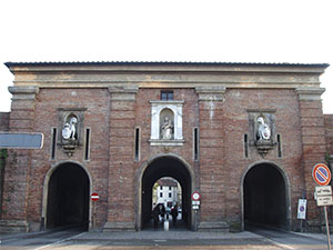 Walls of Lucca: Porta Santa Maria (1593).