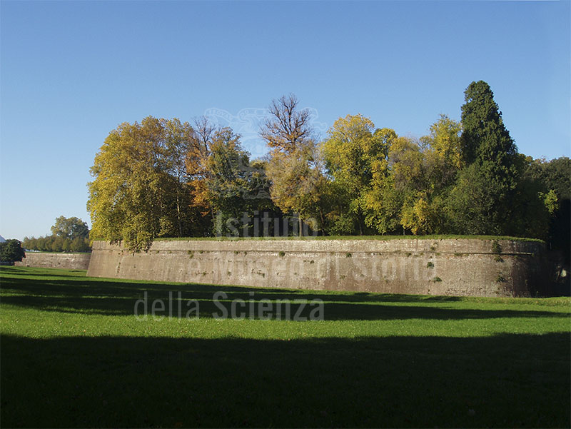Walls of Lucca: Baluardo San Regolo and, in the background, Baluardo San Colombano.
