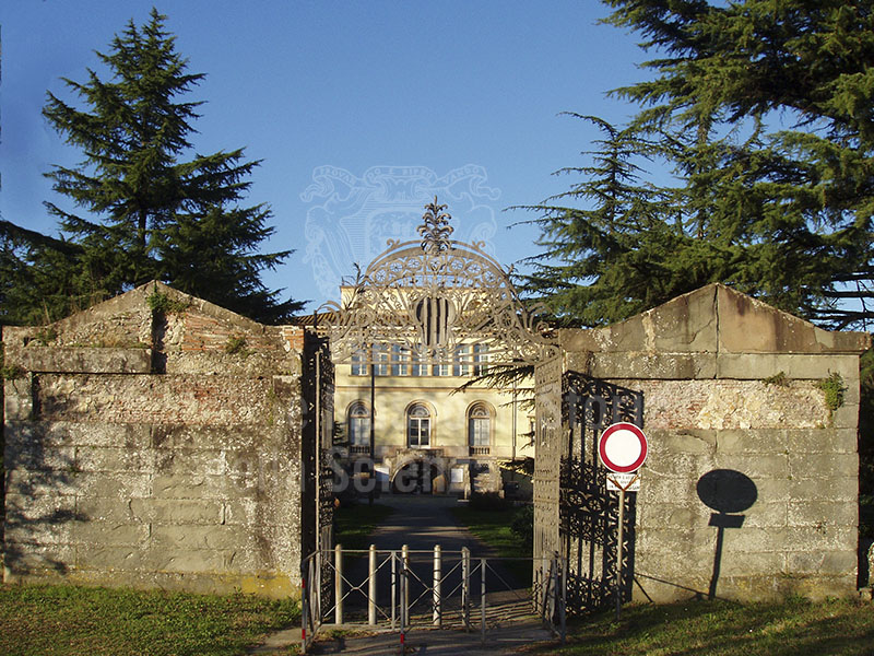 Entrance of the garden of Villa Puccini, Pistoia.