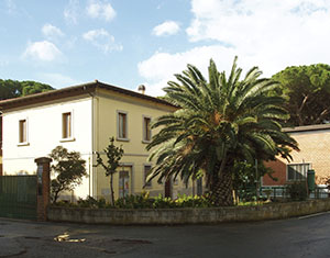 Il fabbricato ottocentesco della bonifica di Vada (fabbricato pompe), sede del Consorzio di Bonifica Colline Livornesi. Localit Molino a Fuoco, Vada.