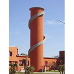 La suggestiva torre-serbatoio, ex Colonia Marina Rosa Maltoni Mussolini, Calambrone, Pisa.