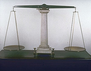 Precision balance, XIX cent., Lorraine Collections, Institute and Museum of the History of Science (inv. 997), Florence.