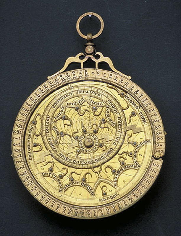 Astrolabio, XIII sec., probabile costruzione francese, Collezioni medicee, Istituto e Museo di Storia della Scienza (inv. 1107), Firenze.
