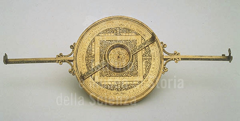 Surveying compass, XVI cent., Italian manufacture, Medici Collections, Institute and Museum of the History of Science (inv. 144), Florence.