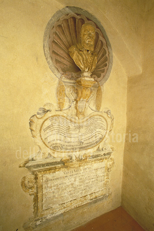 First sepulcher of Galileo Galilei (Basilica di Santa Croce, Firenze, Cappella del noviziato)