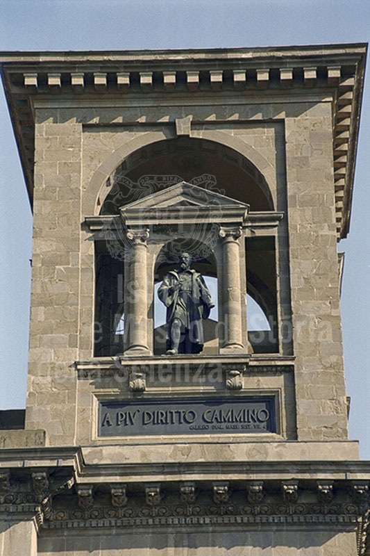 Bronze statue of Galileo Galilei, tower of the Central National Library of Florence.