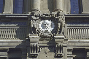 High-relief sculptural portrayal of Galileo Galilei, side wall of the Central National Library of Florence.