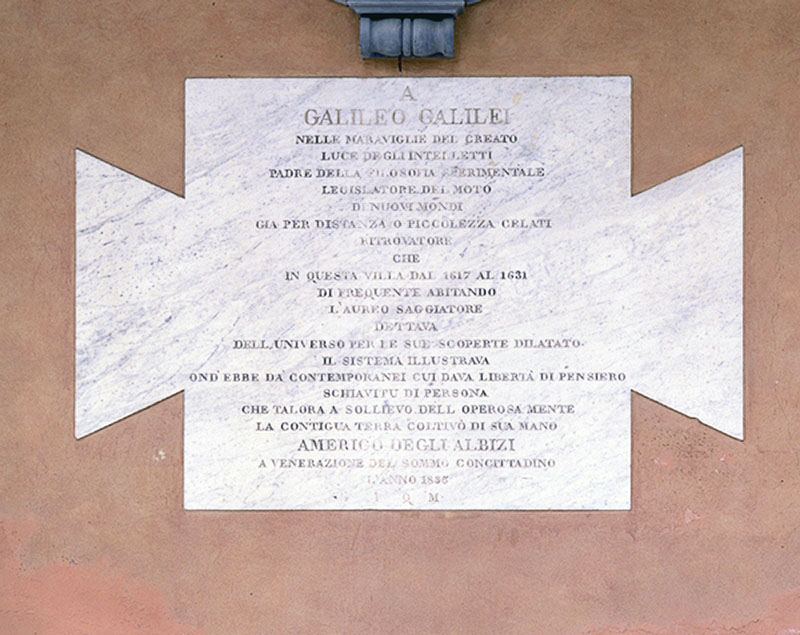 Commemorative plaque beneath the bust of Galileo Galilei at Villa "Ombrellino", Florence.