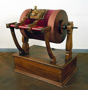Macchina elettrica a tamburo, c. 1776, Collezioni lorenesi, Istituto e Museo di Storia della Scienza (inv. 3408), Firenze.