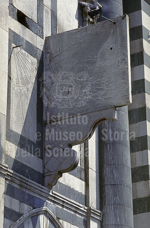 Il quadrante astronomico, costruito da Egnazio Danti, in precedenza collocato sulla facciata della Basilica di Santa Maria Novella, Firenze. Attualmente il quadrante  in restauro.