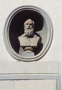 Busto di Galileo Galilei presso la Villa "Il Gioiello", Arcetri, Firenze.