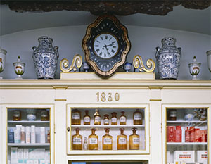 Orologio da parete dell'Antica Farmacia del Cervo, Arezzo.
