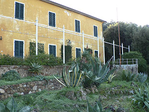 Villa e Giardino Botanico dell'Ottonella con agavi, aloe e altre piante esotiche, Portoferraio.