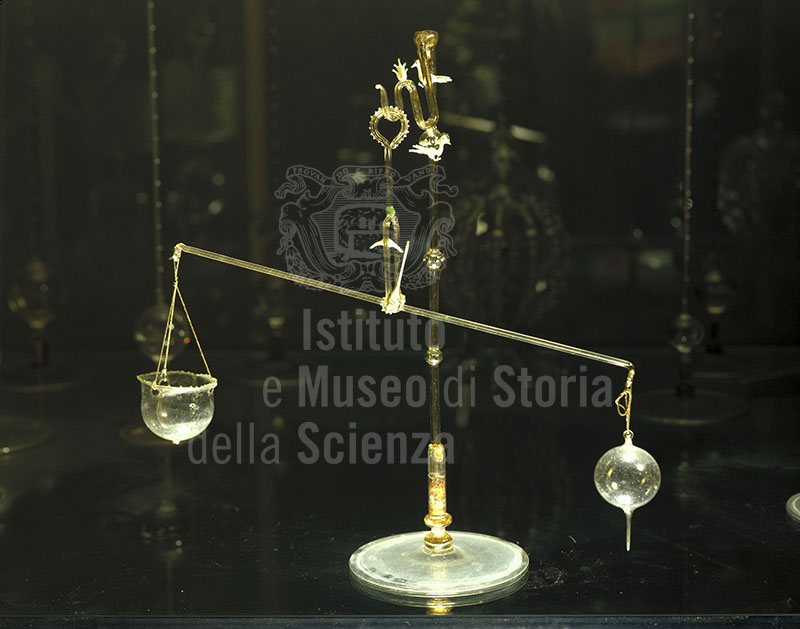 Hydrostatic balance, mid XVII cent., Florentine manufacture, Medici Collections  Accademia del Cimento nucleus), Institute and Museum of the History of Science (inv. 27), Florence.