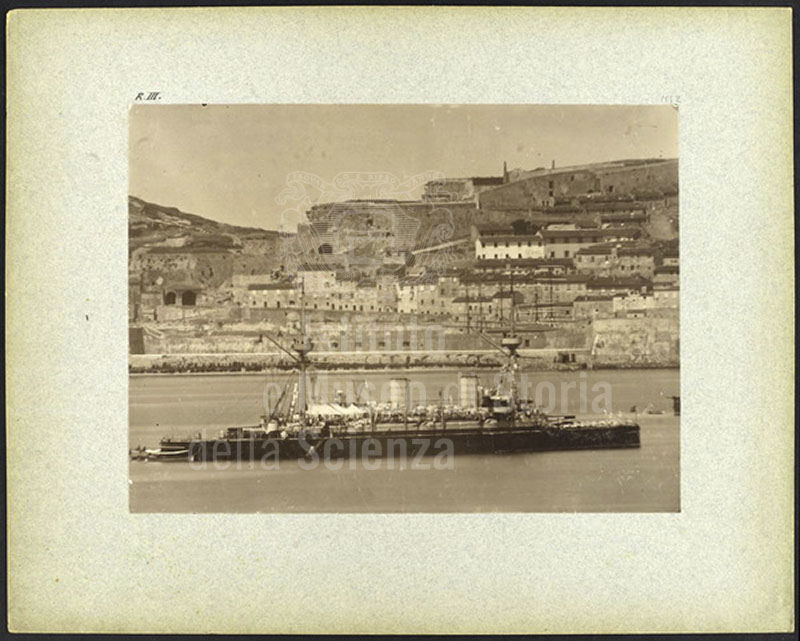 Photographic print by Giorgio Roster depicting a ship in the bay of Portoferraio, Elba Island, 1894 ca., Roster Fund, Institute and Museum of the History of Science, Florence.